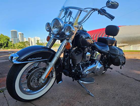 HARLEY-DAVIDSON SOFTAIL HERITAGE CLASSIC 
